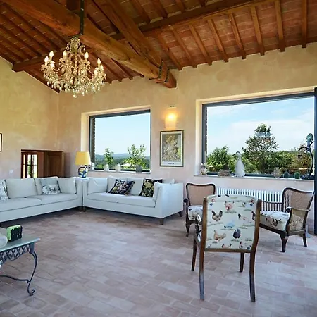 Villa Podere Pomasciano 10, Emma