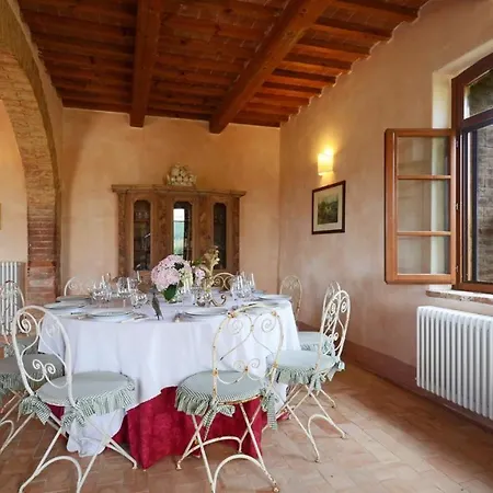 Villa Podere Pomasciano 10, Emma